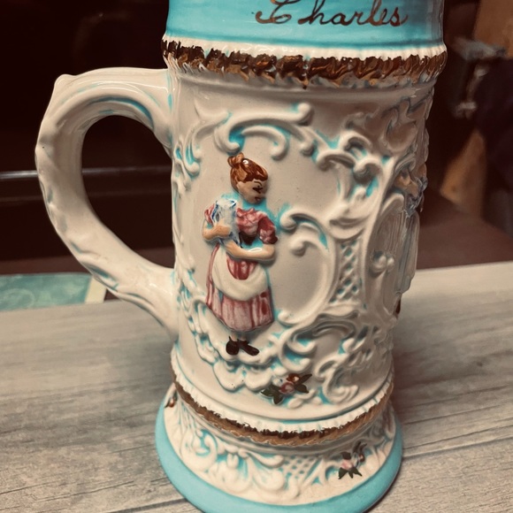 Very old - Picture 2 of 5